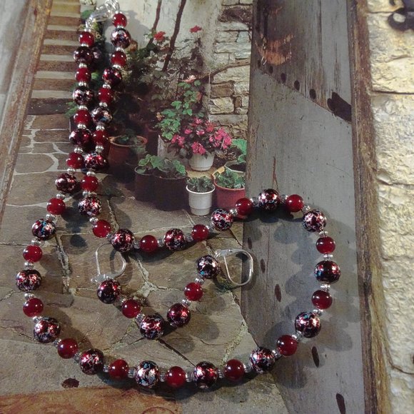 Handcrafted necklace/earrings with striking burgundy & silver accents - Picture 7 of 10